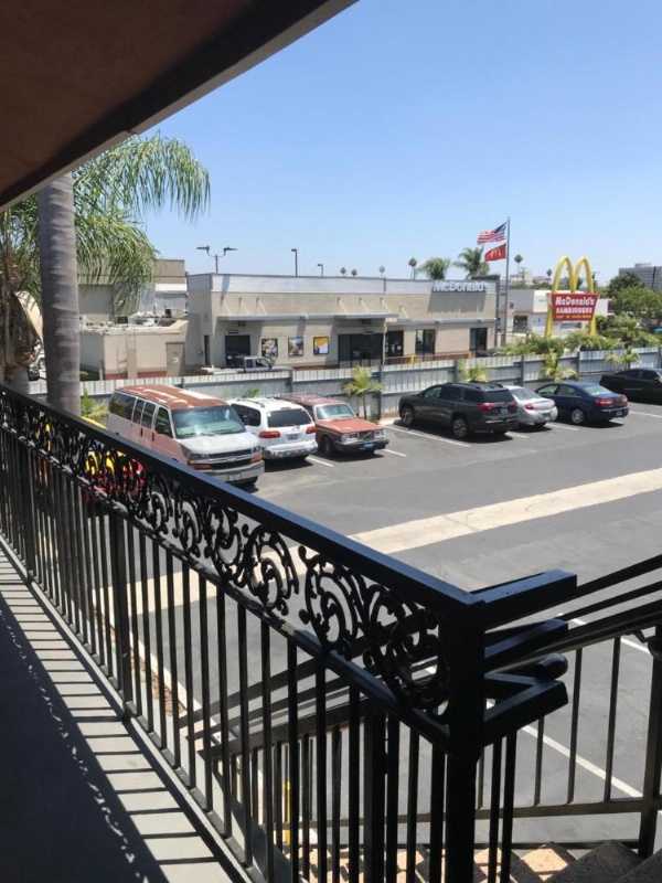 Castaway Motel image 20